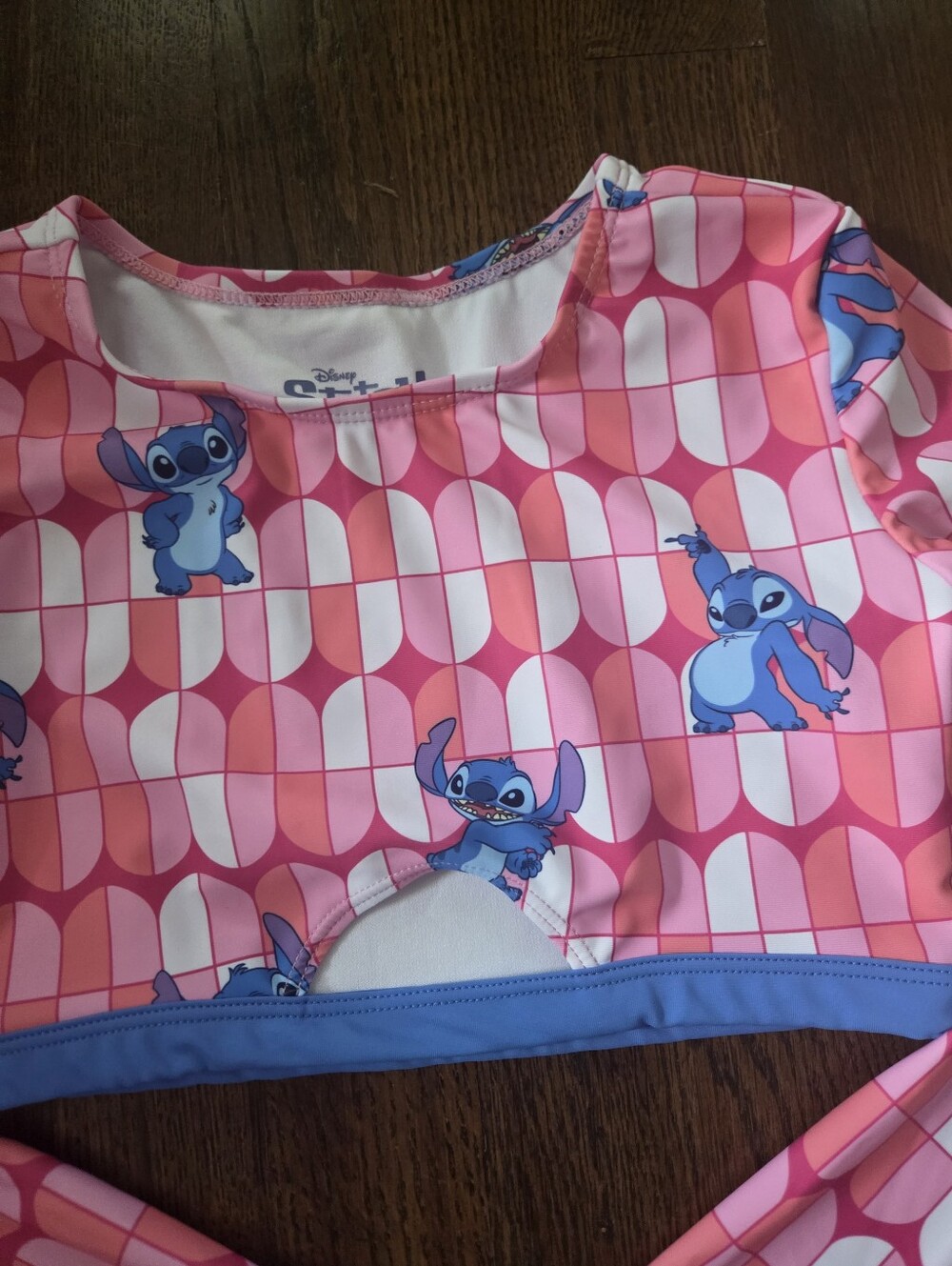 New Girls Stitch Medium Rashguard - Picture 4 of 6